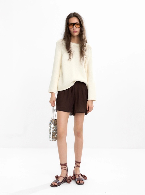 Женский молочный свитер Parfois артикул 233335 _EC SS2025 Фото ракурс 4 - Женский молочный свитер Parfois артикул 233335 _EC SS2025