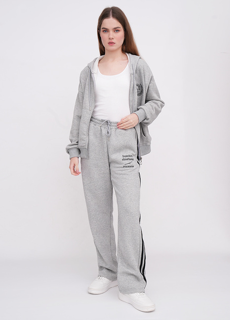 Фото ракурс 3 - Жіночі сірі штани EQUILIBRI артикул W291 051 200 Grey FW2025