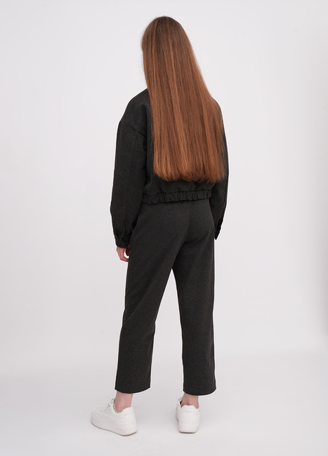 Фото ракурс 4 - Жіночі сірі брюки EQUILIBRI артикул W491 077 200 Anthracite FW2025