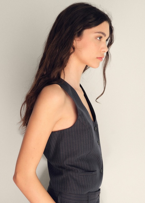 Фото ракурс 4 - Женский синий жилет Mango артикул 87087704 56 8 season