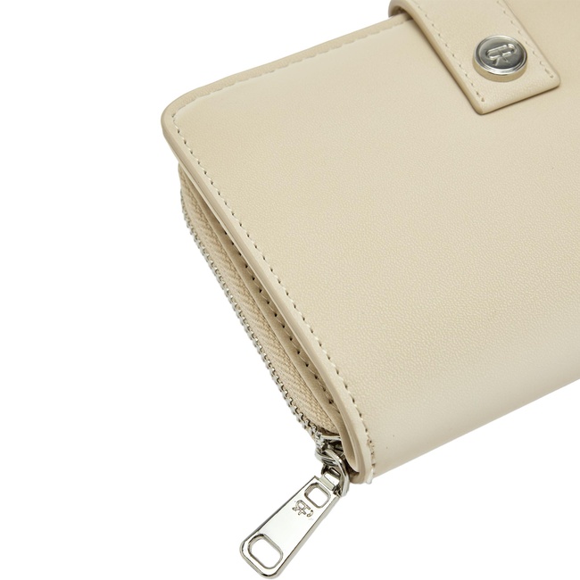 Женский молочный кошелёк Parfois артикул 232256 _EC FW2025 Фото ракурс 3 - Женский молочный кошелёк Parfois артикул 232256 _EC FW2025