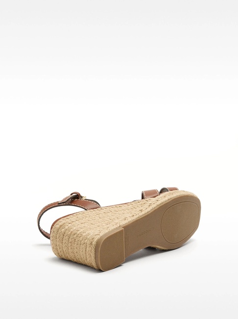 Женские коричневые босоножки Parfois артикул 231504 _CA SS2025 Фото ракурс 5 - Женские коричневые босоножки Parfois артикул 231504 _CA SS2025