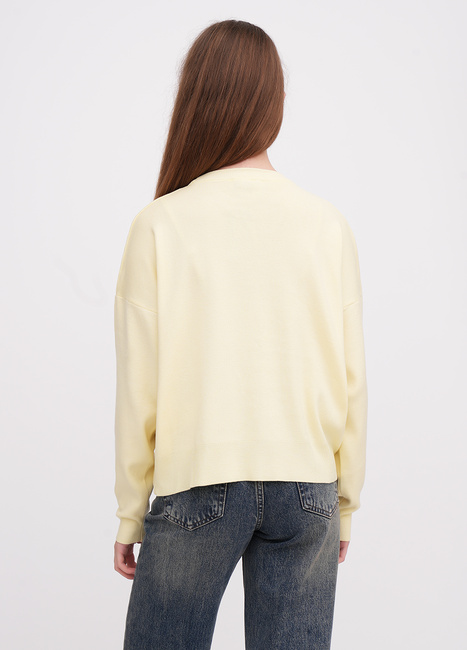 Фото ракурс 2 - Женский желтый свитер EQUILIBRI артикул BW342003 000 Yellow FW2025