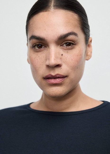 Жіночий синій лонгслів Mango артикул 27001355 57 2 season Фото ракурс 7 - Жіночий синій лонгслів Mango артикул 27001355 57 2 season