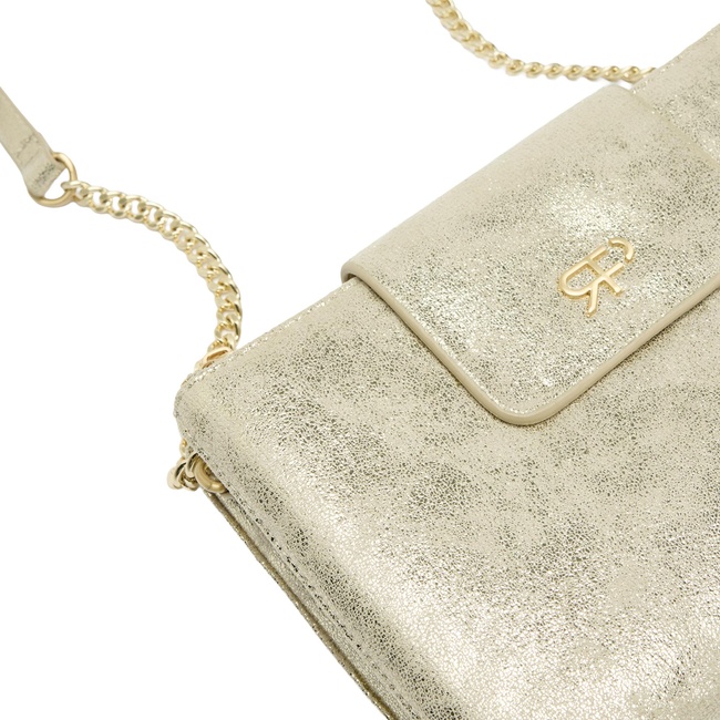 Жіноча золота сумка Parfois артикул 240542 _GD FW2025 Фото ракурс 3 - Жіноча золота сумка Parfois артикул 240542 _GD FW2025