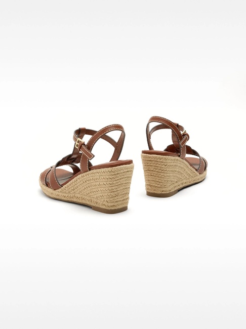 Женские коричневые босоножки Parfois артикул 231504 _CA SS2025 Фото ракурс 2 - Женские коричневые босоножки Parfois артикул 231504 _CA SS2025