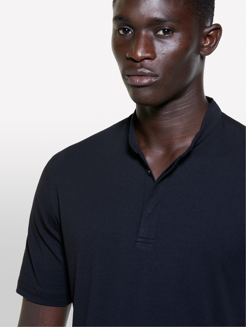 Чоловіча чорна футболка Benetton артикул 3ZDES103Z 100 24A Фото ракурс 3 - Чоловіча чорна футболка Benetton артикул 3ZDES103Z 100 24A