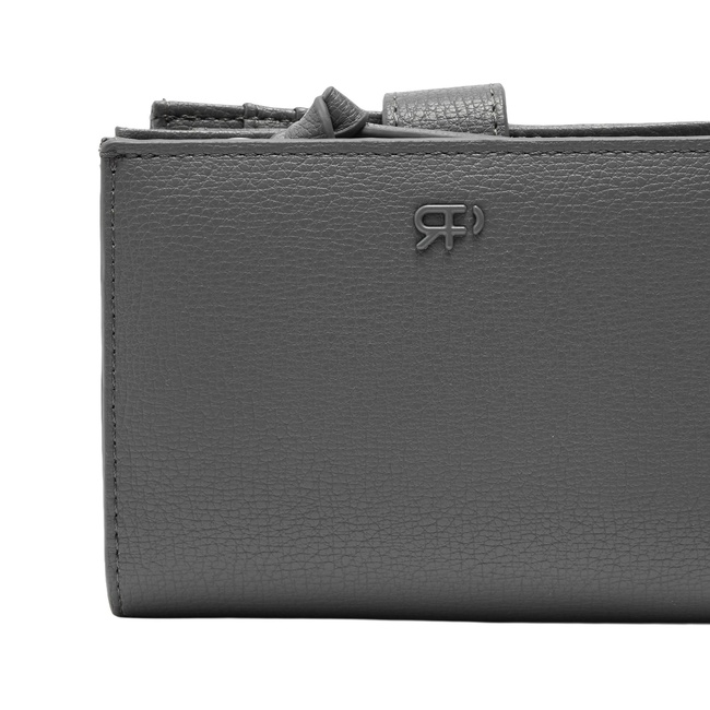 Фото ракурс 3 - Женский серый кошелёк Parfois артикул 237628 _GY FW2025