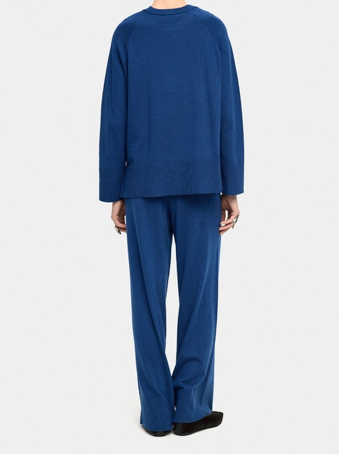 Жіночий синій светр Parfois артикул 227690 _BL FW2025 Фото ракурс 2 - Жіночий синій светр Parfois артикул 227690 _BL FW2025