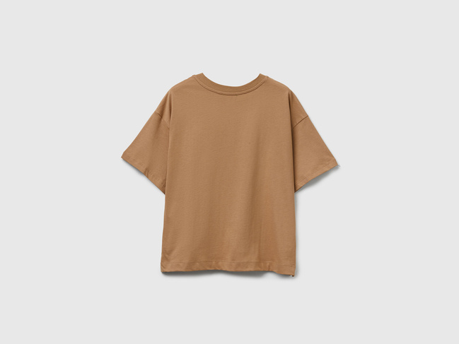 Женская коричневая футболка Benetton артикул 35P5D10AR 193 25A Фото ракурс 2 - Женская коричневая футболка Benetton артикул 35P5D10AR 193 25A