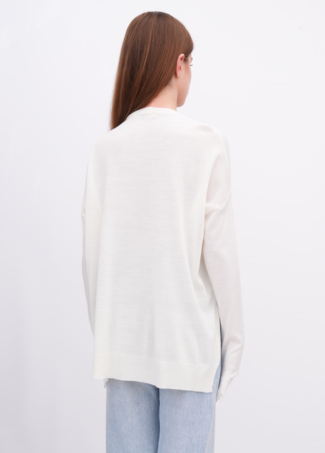 Женский молочный джемпер EQUILIBRI артикул W345 020 000 MILK SS2026 Фото ракурс 2 - Женский молочный джемпер EQUILIBRI артикул W345 020 000 MILK SS2026