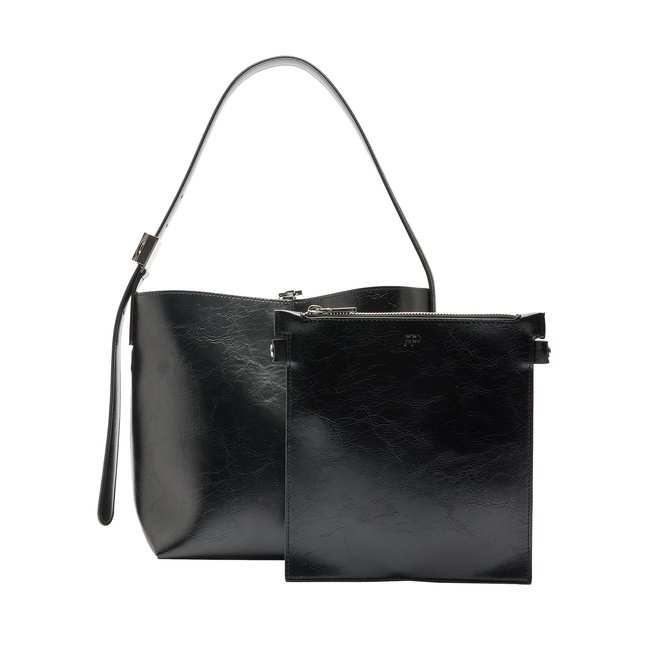 Жіноча чорна сумка Parfois артикул 240795 _BK FW2025 Фото ракурс 3 - Жіноча чорна сумка Parfois артикул 240795 _BK FW2025