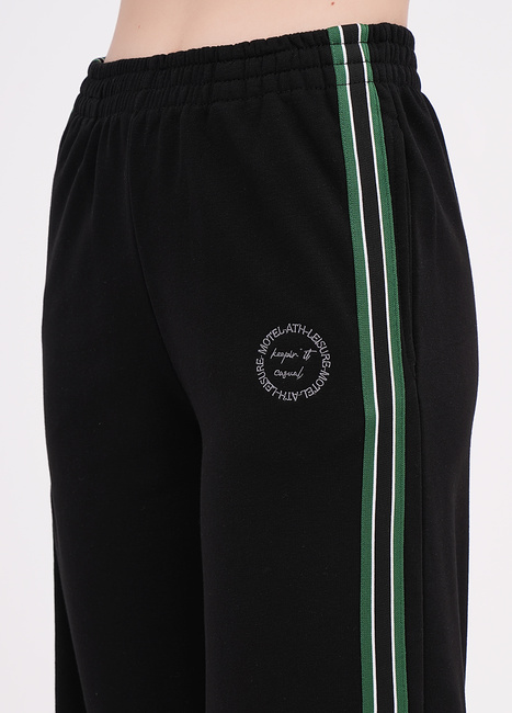 Фото ракурс 3 - Жіночі чорні штани EQUILIBRI артикул W291 044 200 Black FW2025