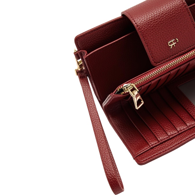 Женский красный кошелёк Parfois артикул 239867 _RD FW2025 Фото ракурс 4 - Женский красный кошелёк Parfois артикул 239867 _RD FW2025