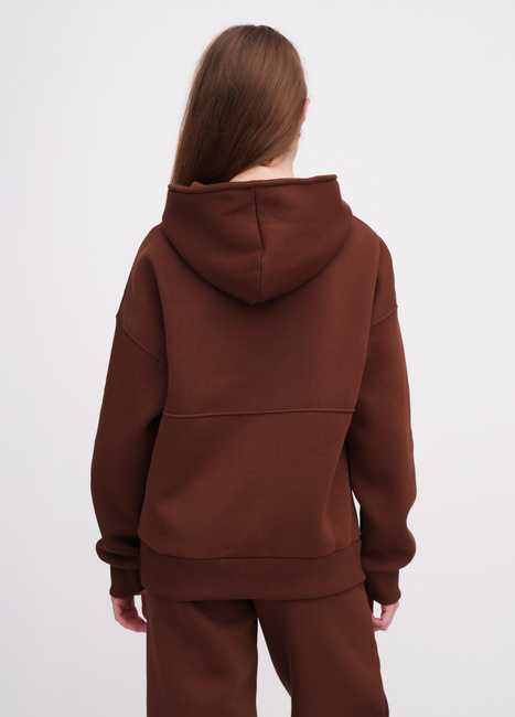 Жіноче коричневe худі EQUILIBRI артикул W291 049 100 CINNAMON FW2025 Фото ракурс 2 - Жіноче коричневe худі EQUILIBRI артикул W291 049 100 CINNAMON FW2025