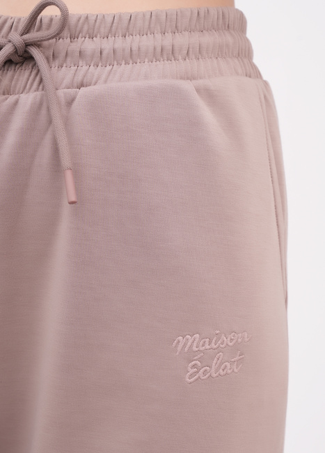 Жіночі коричневі штани EQUILIBRI артикул W291 045 200 Mocco FW2025 Фото ракурс 4 - Жіночі коричневі штани EQUILIBRI артикул W291 045 200 Mocco FW2025