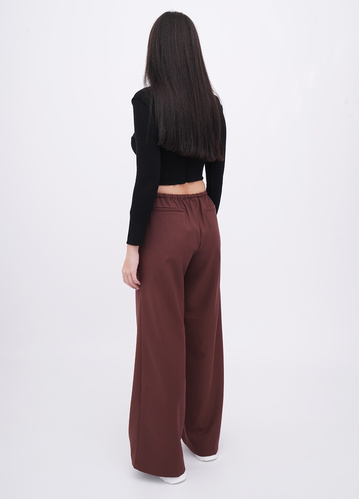 Фото ракурс 2 - Жіночі коричневі брюки EQUILIBRI артикул W265 005 000 Brown FW2025