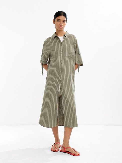 Женское зеленое платье Parfois артикул 234397 _GN FW2025 Фото ракурс 1 - Женское зеленое платье Parfois артикул 234397 _GN FW2025