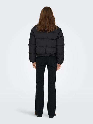 Фото ракурс 2 - Женская черная куртка Only артикул 15353988 Black FW2025