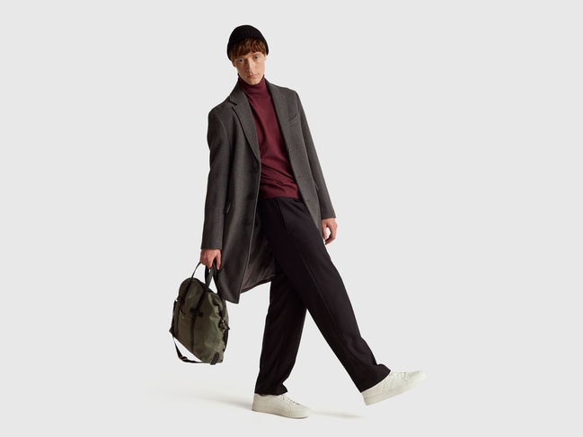 Мужская бордовая водолазка Benetton артикул 110XU2025 34D 25A Фото ракурс 7 - Мужская бордовая водолазка Benetton артикул 110XU2025 34D 25A