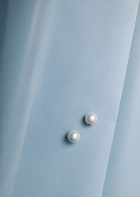 Фото ракурс 4 - Жіночі білі сережки Mango артикул 17014124 01 1 season