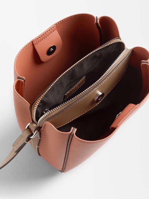 Жіноча рожева сумка Parfois артикул 228642 _PK SS2025 Фото ракурс 4 - Жіноча рожева сумка Parfois артикул 228642 _PK SS2025