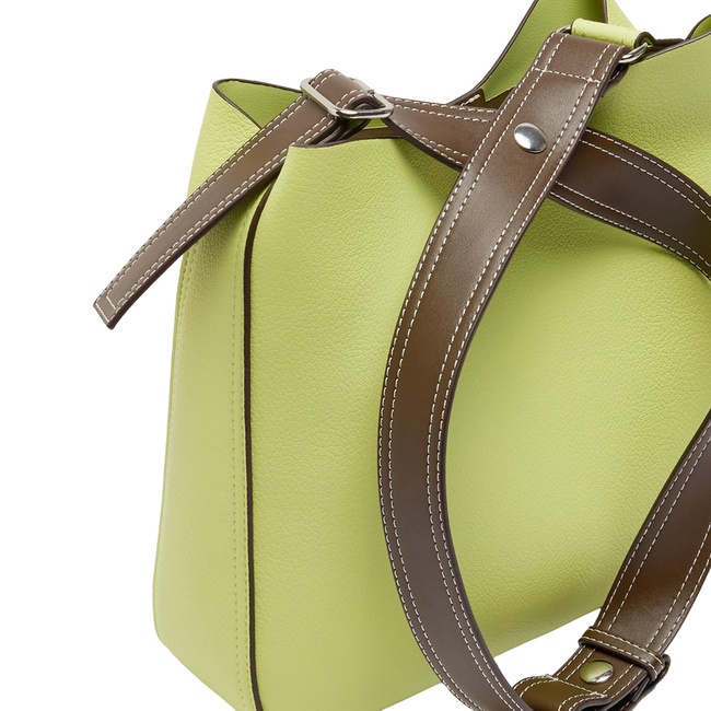 Жіноча зелена сумка Parfois артикул 234819 _LM FW2025 Фото ракурс 3 - Жіноча зелена сумка Parfois артикул 234819 _LM FW2025