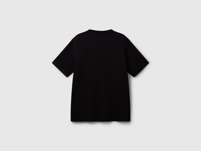 Мужская черная футболка Benetton артикул 3MI5U10AT 908 25A Фото ракурс 3 - Мужская черная футболка Benetton артикул 3MI5U10AT 908 25A