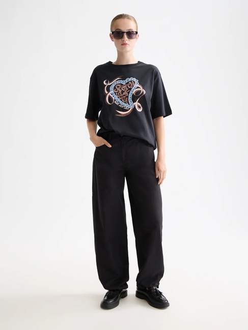 Фото ракурс 3 - Женская черная футболка SCOTCH & SODA артикул U9A00890T U014 FW2025