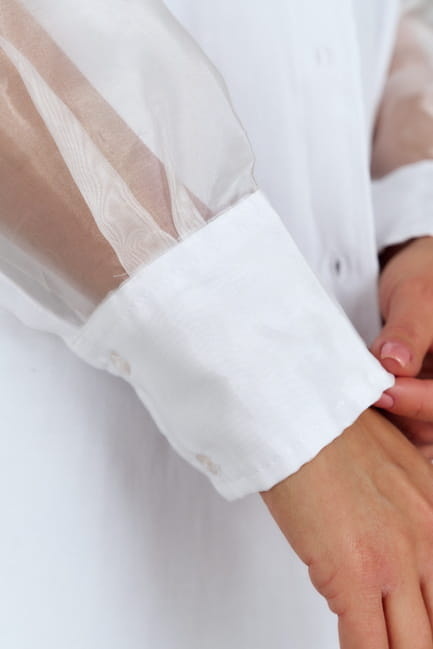 Фото ракурс 4 - Женская белая рубашка EQUILIBRI артикул BW421003 000 White SS2025