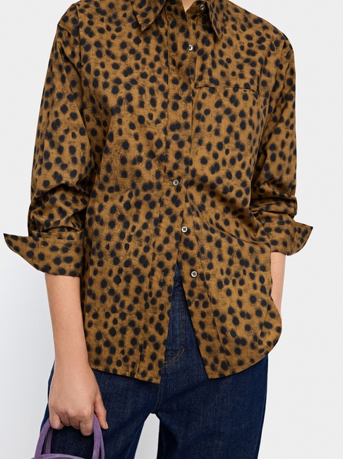 Жіноча коричнева блузка Parfois артикул 238116 _BM FW2025 Фото ракурс 6 - Жіноча коричнева блузка Parfois артикул 238116 _BM FW2025