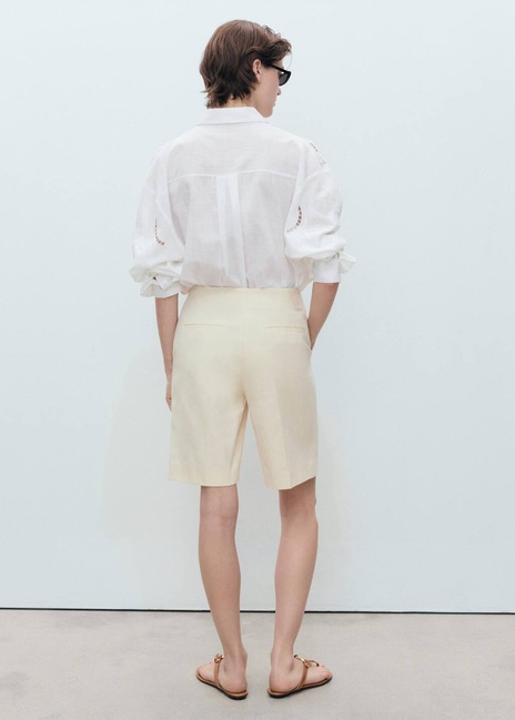 Жіноча молочна сорочка Mango артикул 87068645 02 8 season Фото ракурс 2 - Жіноча молочна сорочка Mango артикул 87068645 02 8 season