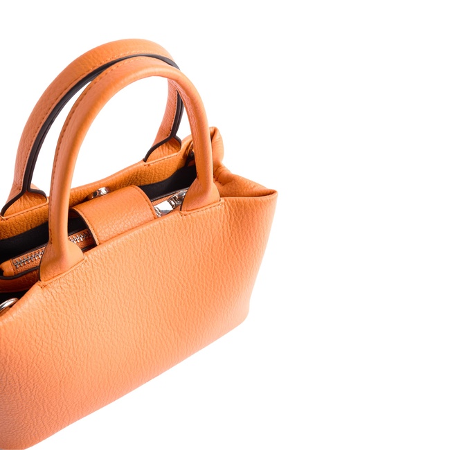 Женская оранжевая сумка Parfois артикул 229441 _OR SS2025 Фото ракурс 2 - Женская оранжевая сумка Parfois артикул 229441 _OR SS2025