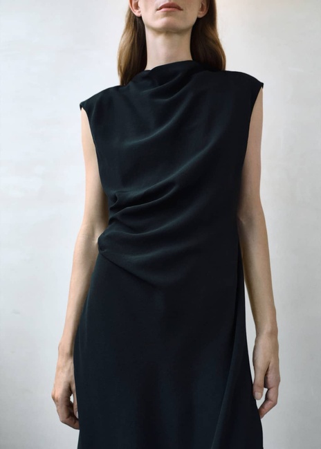 Женское черное платье Mango артикул 17044087 99 1 season Фото ракурс 3 - Женское черное платье Mango артикул 17044087 99 1 season