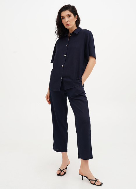 Жіночі сині брюки EQUILIBRI артикул W466 006 001 NAVY BLUE SS2025 Фото ракурс 1 - Жіночі сині брюки EQUILIBRI артикул W466 006 001 NAVY BLUE SS2025