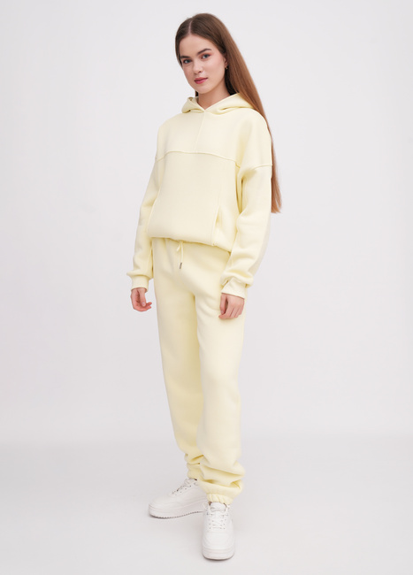 Фото ракурс 3 - Женские желтые штаны EQUILIBRI артикул W291 049 200 Light yellow FW2025