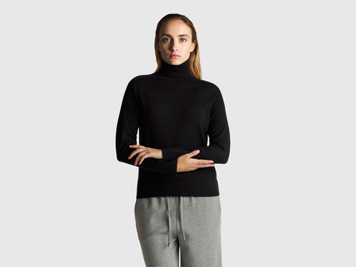 Фото ракурс 1 - Женская черная водолазка Benetton артикул 11AHD203Y 700 25A