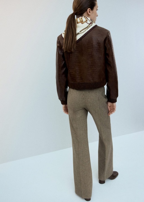 Жіноча коричнева куртка Mango артикул 27061239 30 2 season Фото ракурс 2 - Жіноча коричнева куртка Mango артикул 27061239 30 2 season