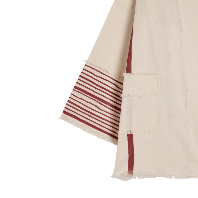 Жіноче бежевe пончо Parfois артикул 237336 _BM FW2025 Фото ракурс 4 - Жіноче бежевe пончо Parfois артикул 237336 _BM FW2025