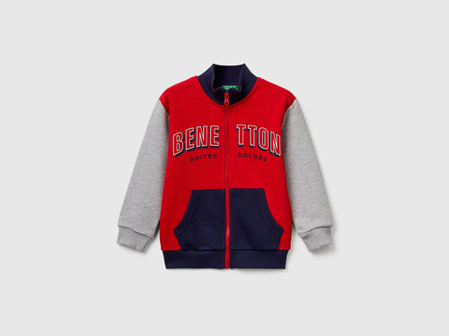 Фото ракурс 1 - Сіро-червона олімпійка Benetton для хлопчиків артикул 3J70G503X.P 904 25A