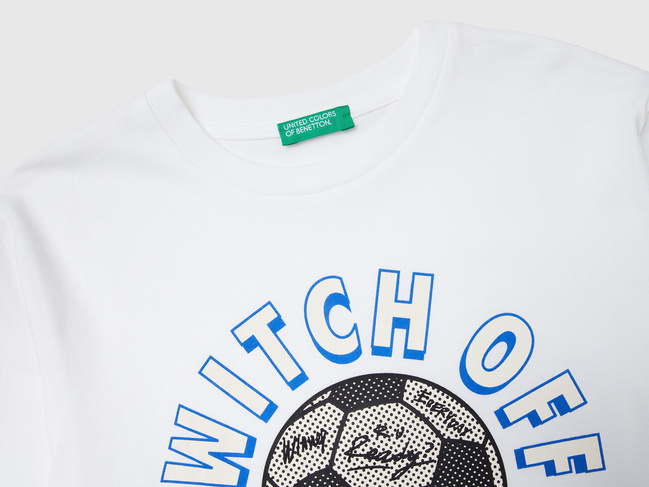 Фото ракурс 3 - Белый реглан для мальчиков Benetton артикул 3I1XC10QR.G 074 25A