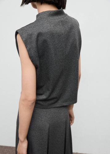 Фото ракурс 2 - Женский серый топ Mango артикул 17045818 92 1 season