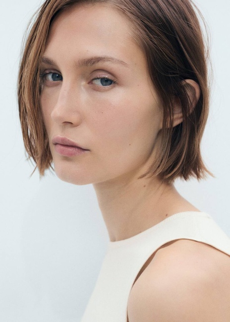 Женский молочный топ Mango артикул 17061177 05 1 season Фото ракурс 4 - Женский молочный топ Mango артикул 17061177 05 1 season