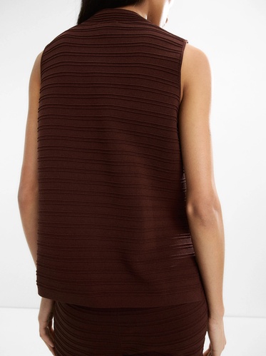 Фото ракурс 2 - Жіночий бордовий топ Parfois артикул 232376 _BU SS2025