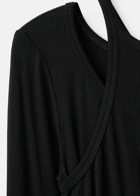 Женский черный лонгслив Mango артикул 17047910 99 1 season Фото ракурс 6 - Женский черный лонгслив Mango артикул 17047910 99 1 season