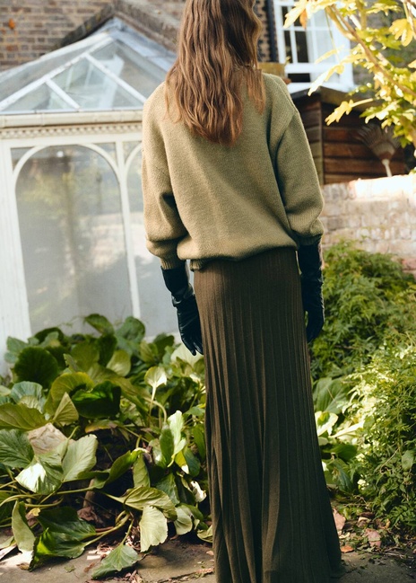 Женская хаки юбка Mango артикул 17067791 37 1 season Фото ракурс 2 - Женская хаки юбка Mango артикул 17067791 37 1 season