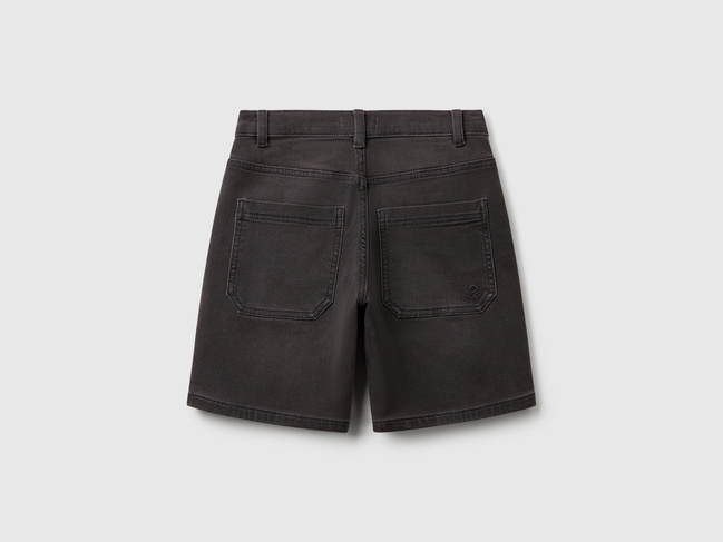 Серые шорты для мальчиков Benetton артикул 44LGC9048.G 700 25E Фото ракурс 2 - Серые шорты для мальчиков Benetton артикул 44LGC9048.G 700 25E