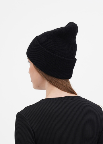 Фото ракурс 2 - Жіноча чорна шапка EQUILIBRI артикул W SW Hat Melon Black FW2024