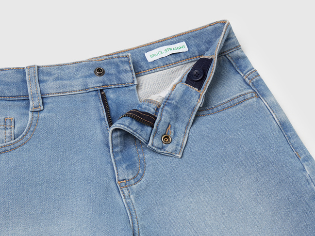 Синие шорты для мальчиков Benetton артикул 44LGC9048.G 902 25E Фото ракурс 3 - Синие шорты для мальчиков Benetton артикул 44LGC9048.G 902 25E