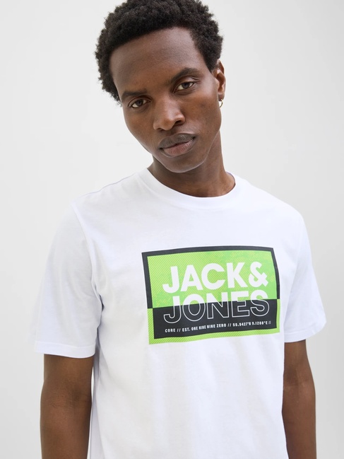 Чоловіча біла футболка Jack & Jones артикул 12283825 White FW2025 Фото ракурс 7 - Чоловіча біла футболка Jack & Jones артикул 12283825 White FW2025